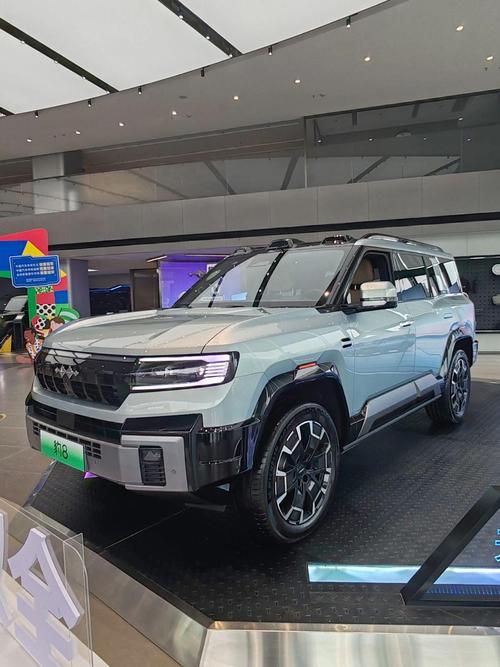 成都65比亚迪方程豹硬派越野的爆款，英菲尼迪35周年与你共成长